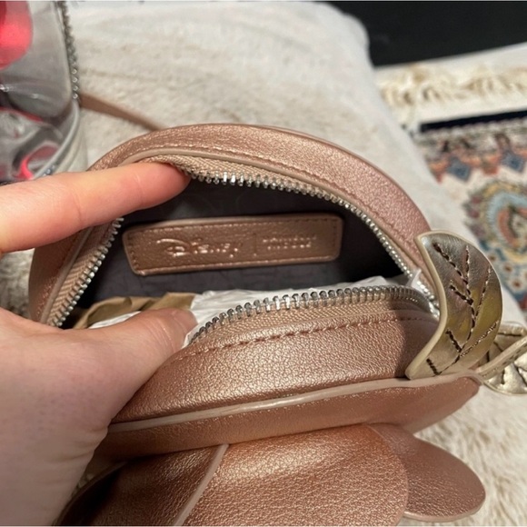 Disney x Danielle Nicole Rose Gold Rose Crossbody Bag NWOT Beauty & the Beast - Picture 8 of 8